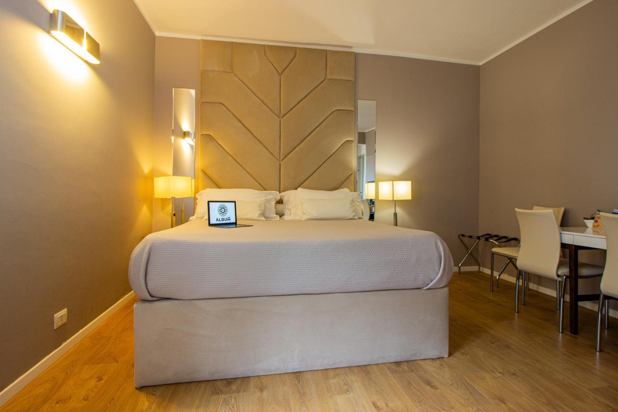 Album Boutique 2* Sassari